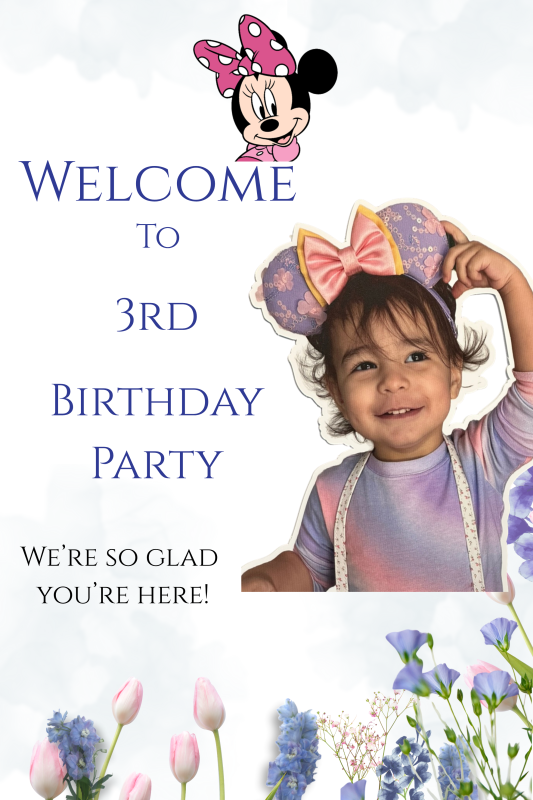 Mouse-inspired girls birthday welcome sign with floral party décor